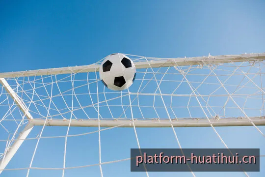 足球、篮球与网球比赛画面